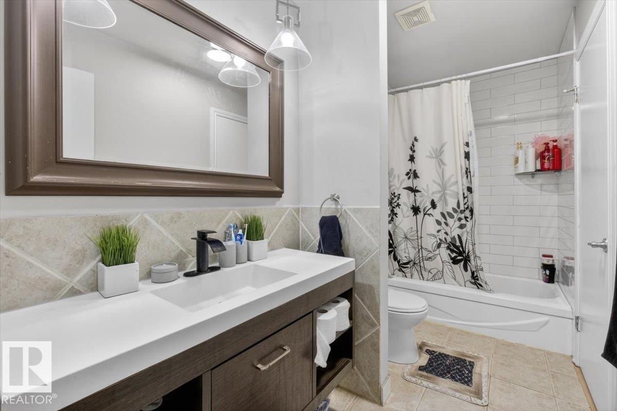 11940 152B AV NW - 21