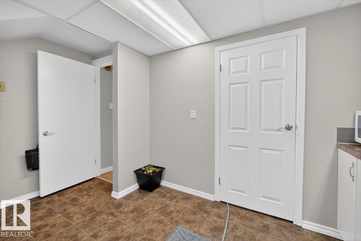 11940 152B AV NW - 37
