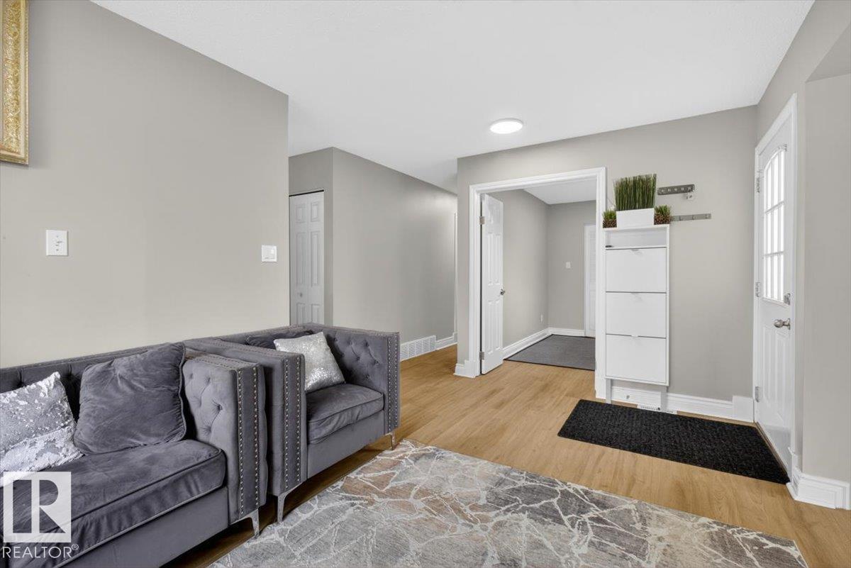 11940 152B AV NW - 8