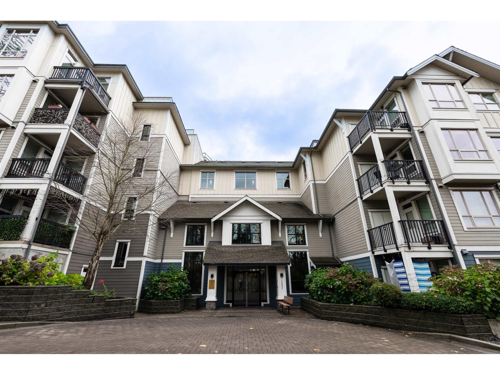 13897 FRASER HIGHWAY