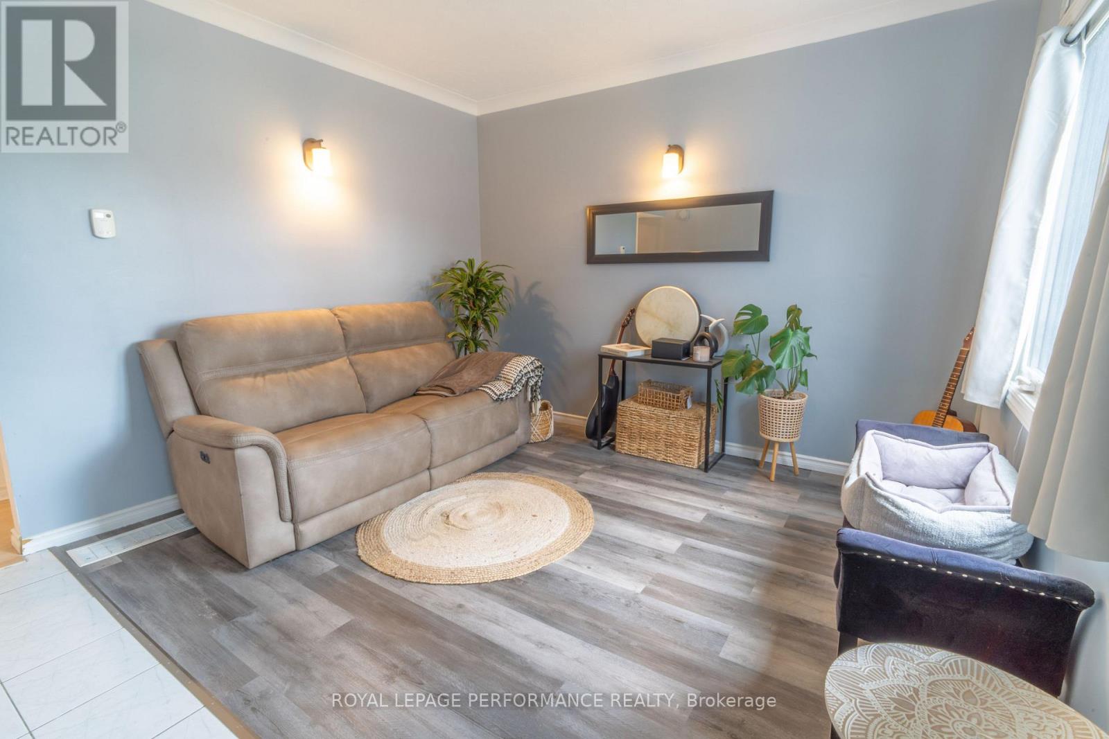 141 CHEVRIER AVENUE - 10