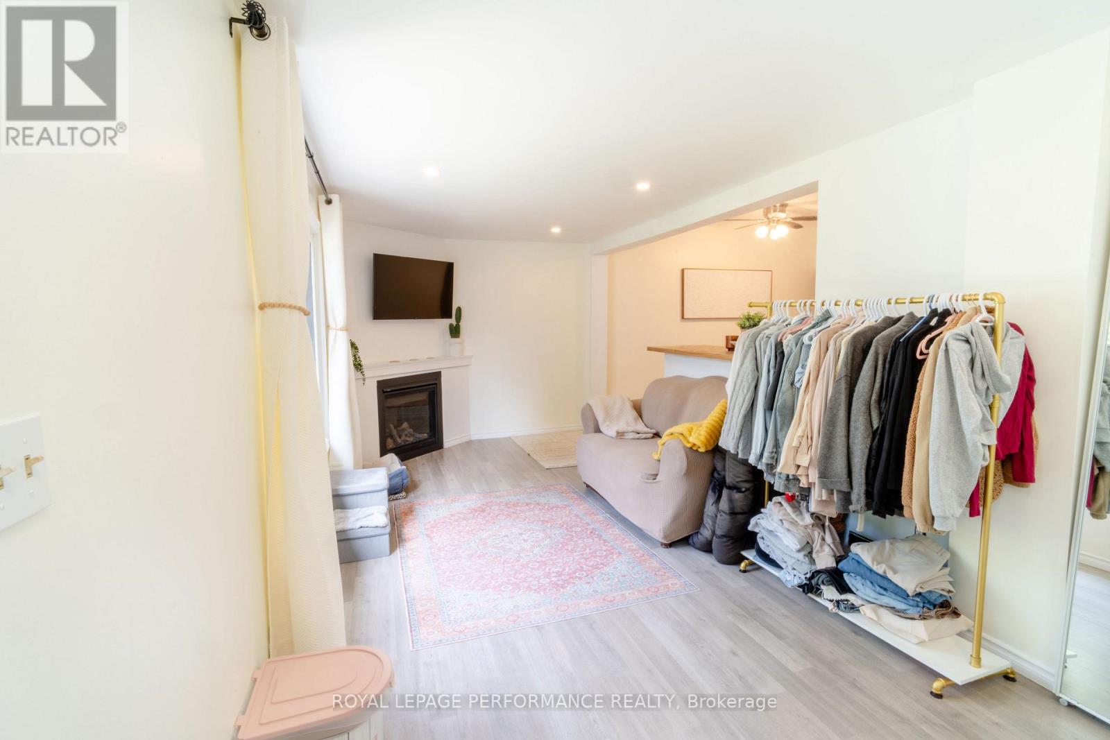141 CHEVRIER AVENUE - 11