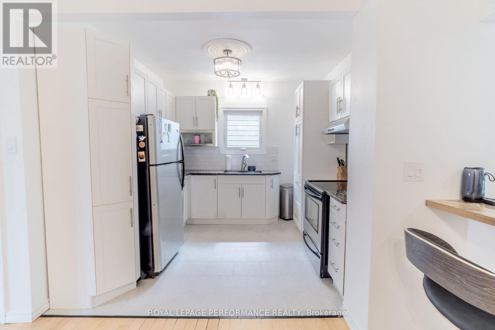 141 CHEVRIER AVENUE - 17