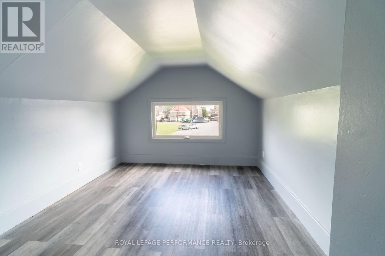 141 CHEVRIER AVENUE - 21