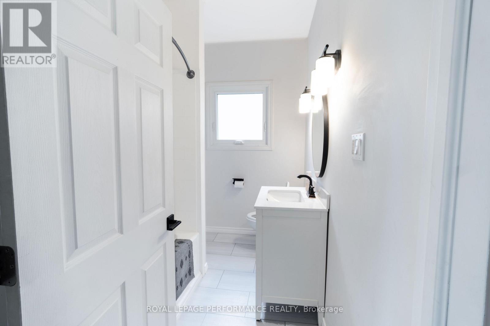 141 CHEVRIER AVENUE - 27