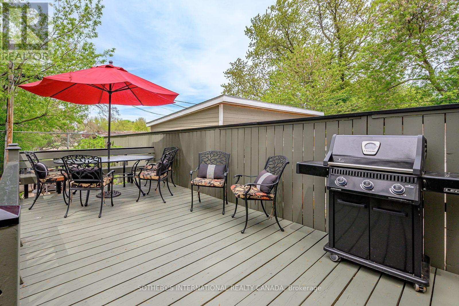 2 WINSTON AVENUE - 32