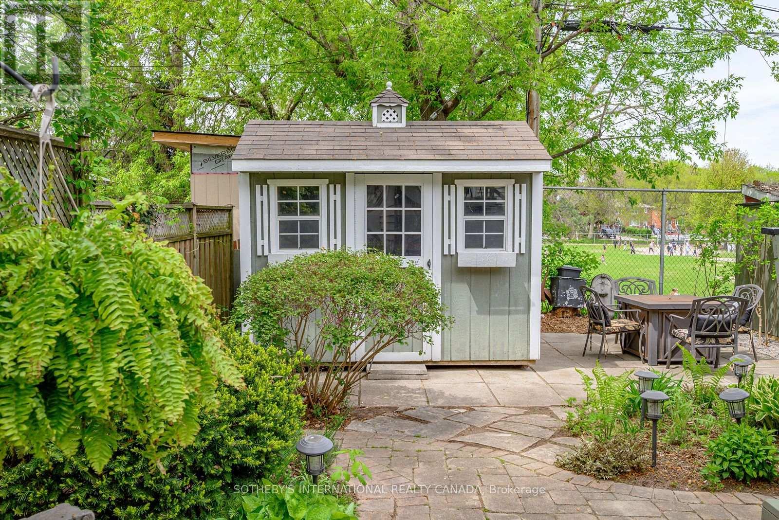 2 WINSTON AVENUE - 34