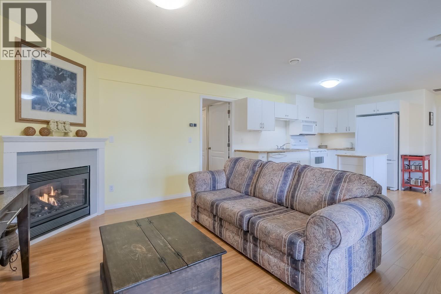 1509 Feedham Avenue - 40