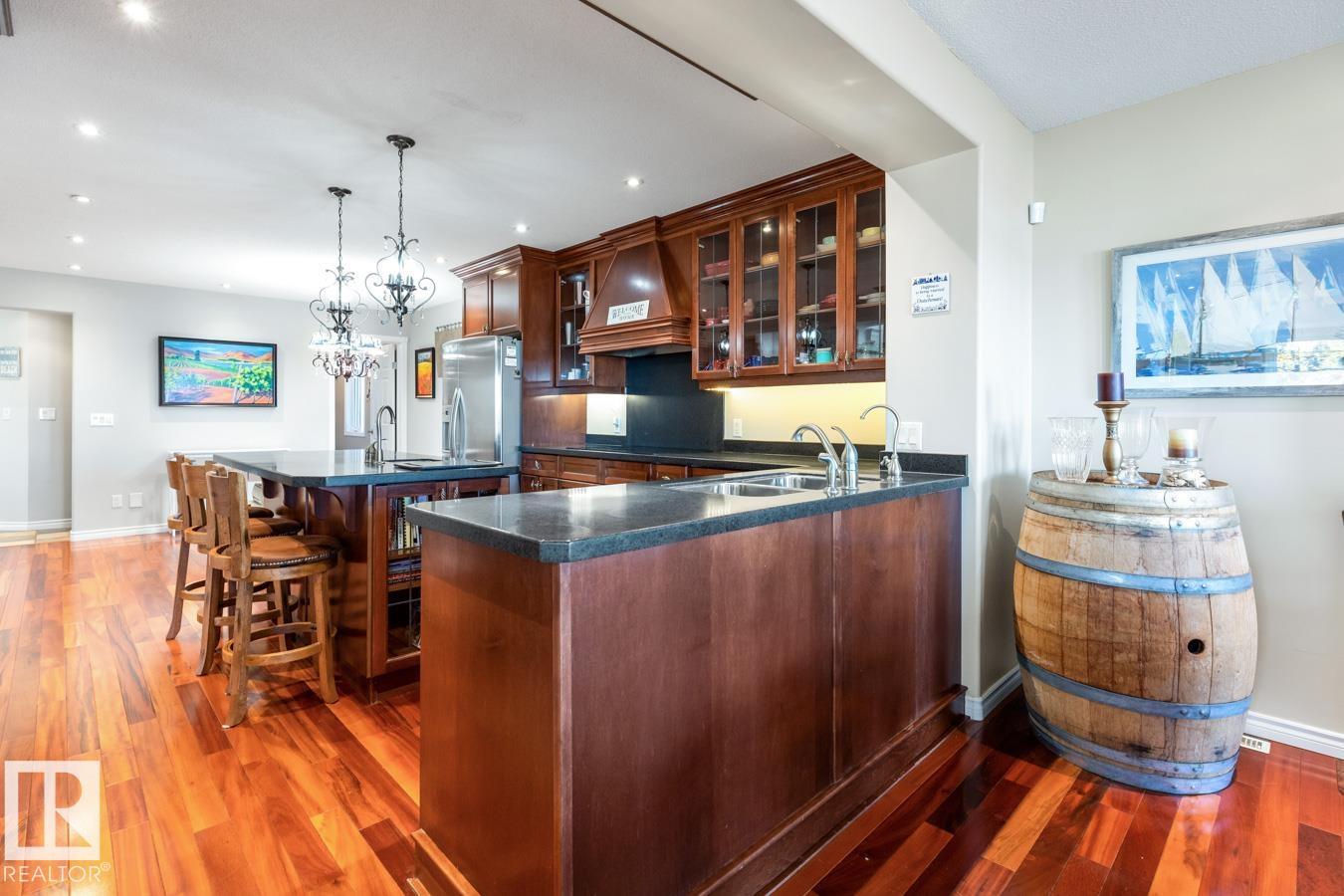 5803 51 AV — photo 11