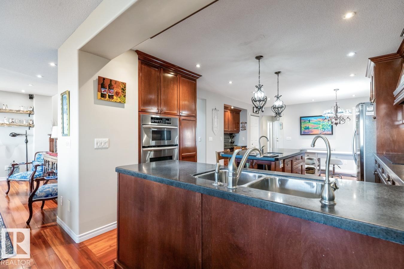 5803 51 AV — photo 12