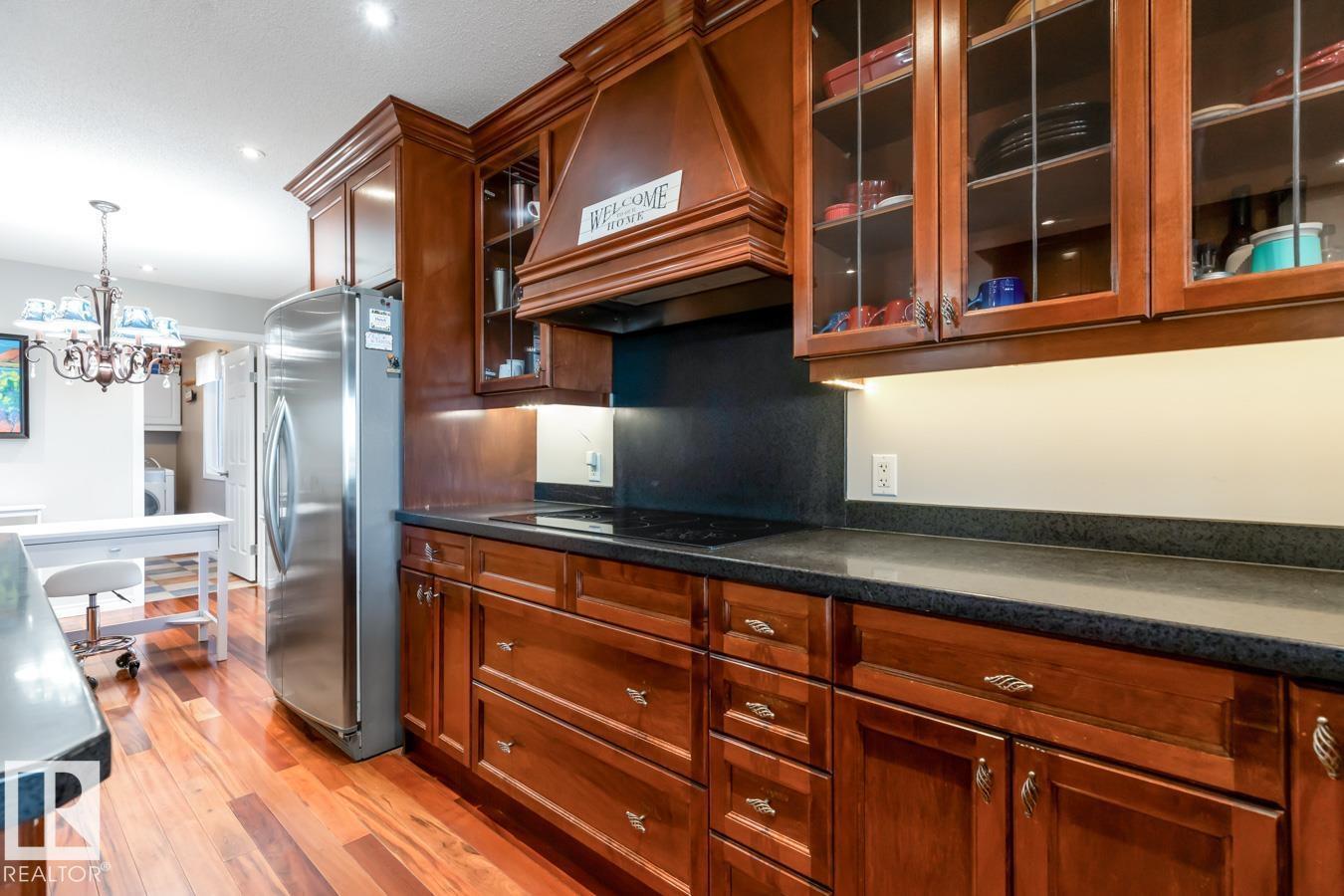 5803 51 AV — photo 14