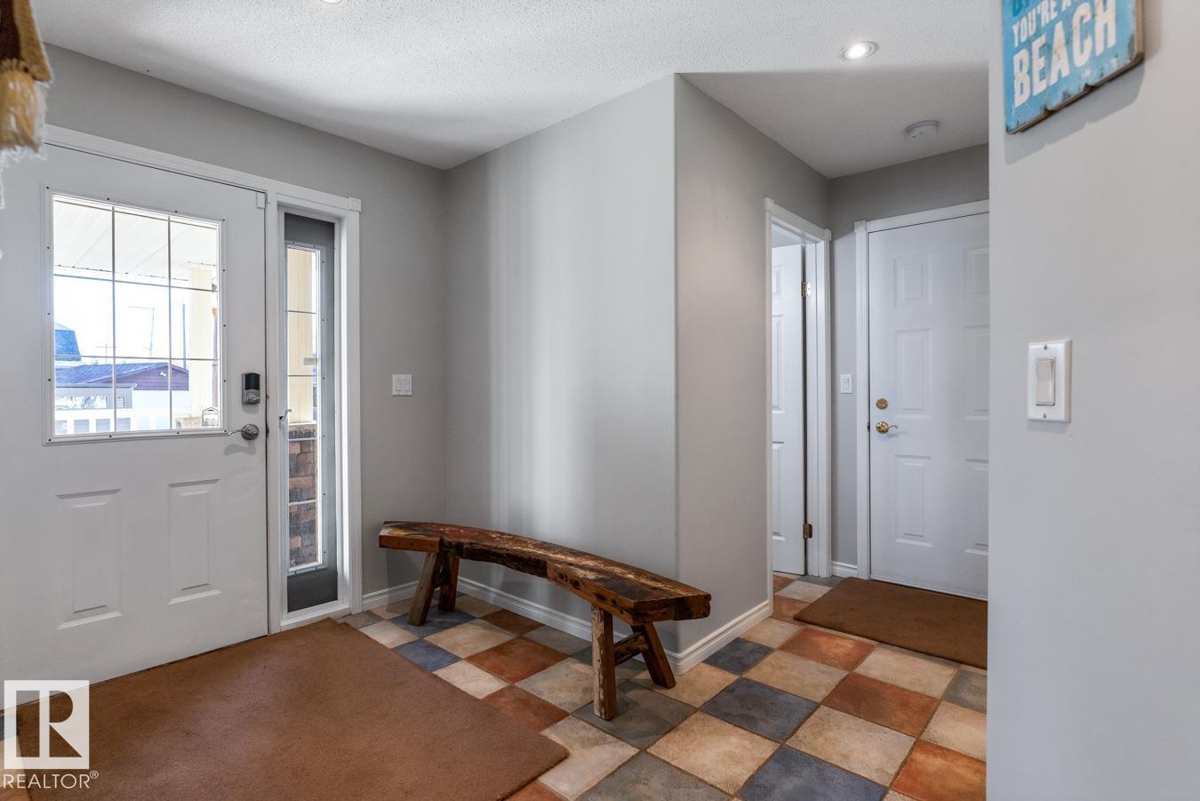 5803 51 AV — photo 19