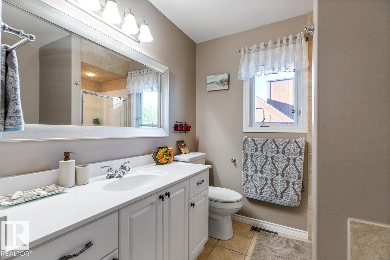 5803 51 AV — photo 33