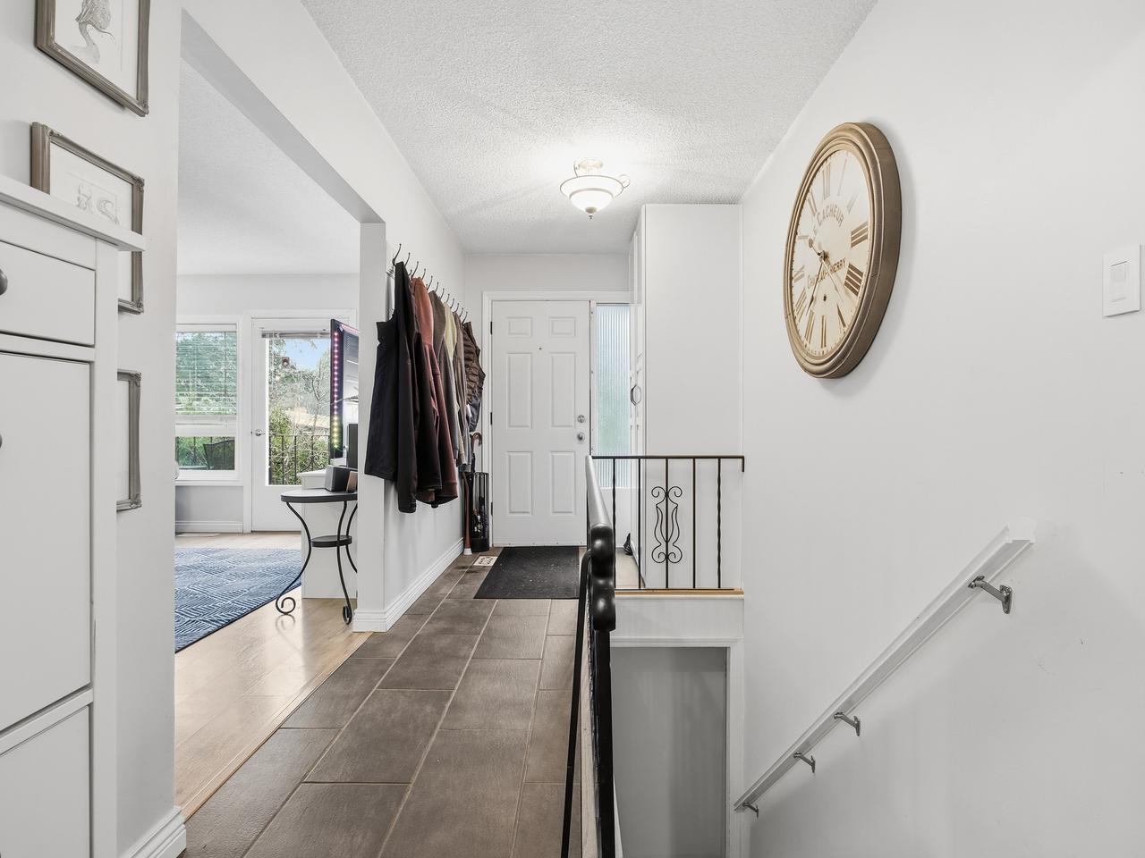 11220 LANSDOWNE DRIVE, Surrey