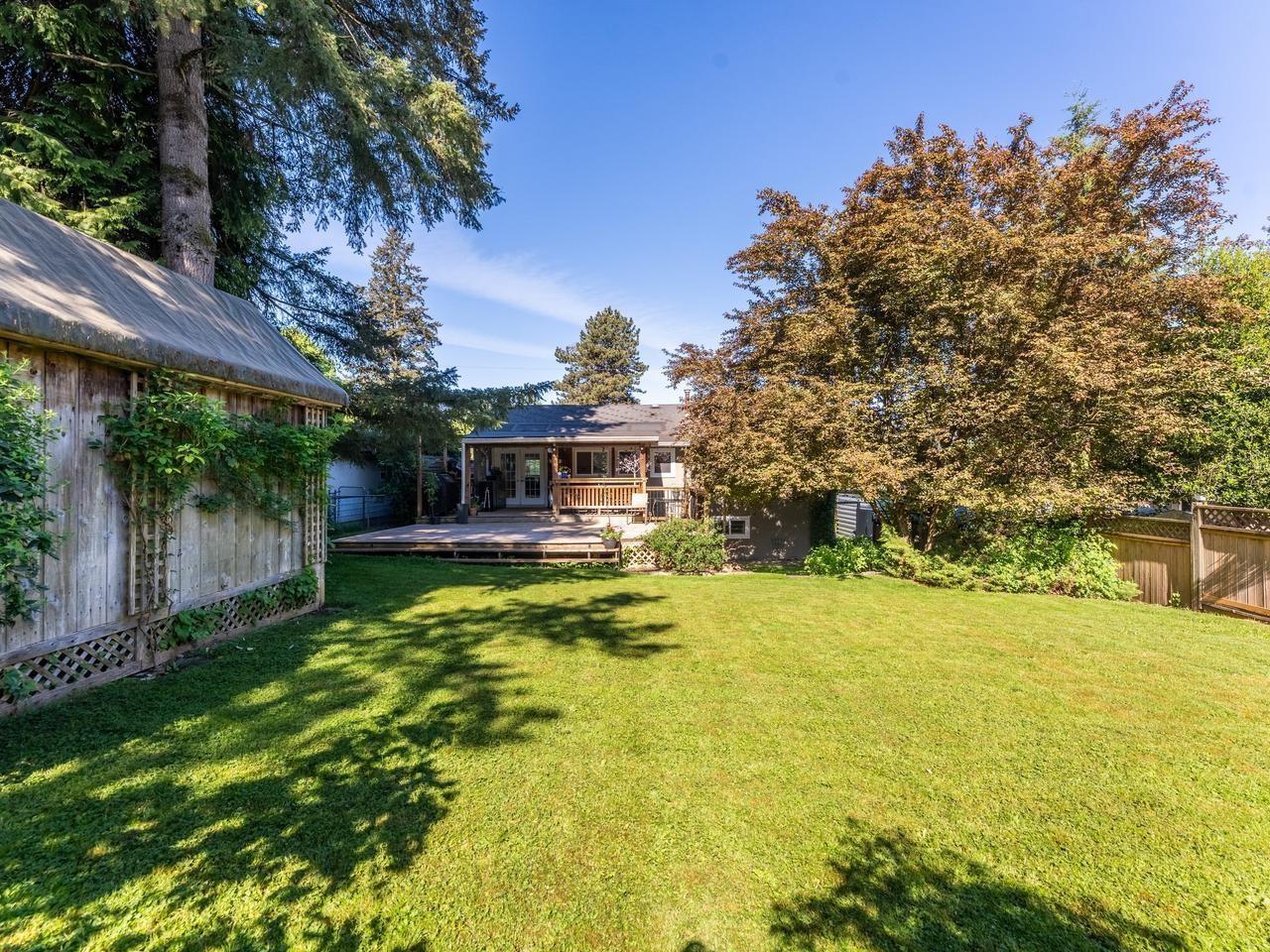 11220 LANSDOWNE DRIVE, Surrey