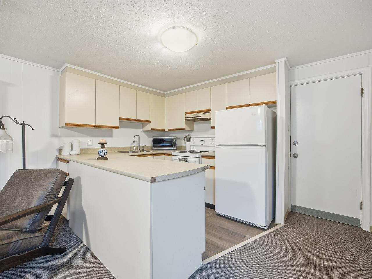 11220 LANSDOWNE DRIVE, Surrey