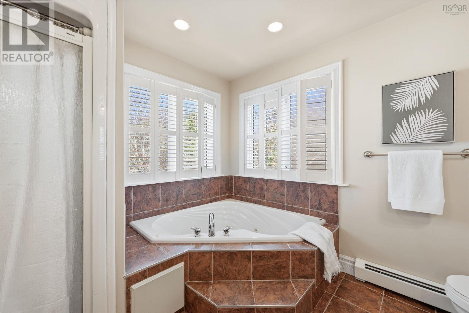 65 Roxbury Crescent - 25