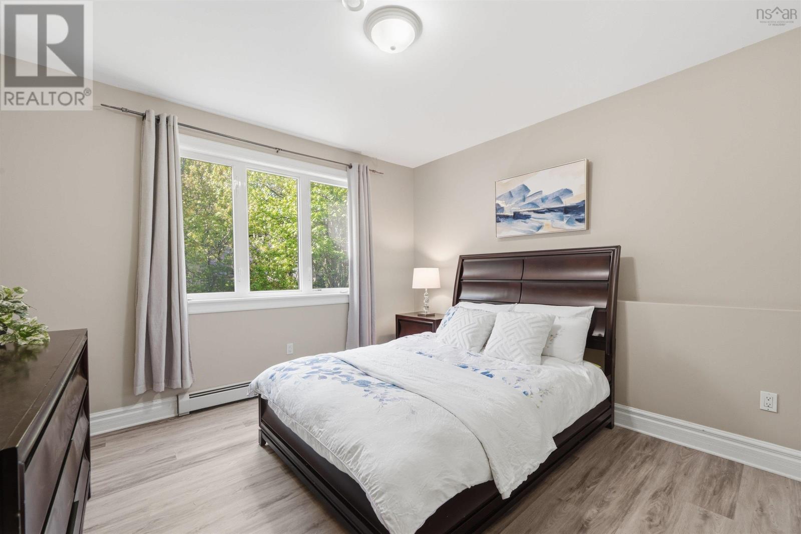 Property 40 of 42 of 65 Roxbury Crescent