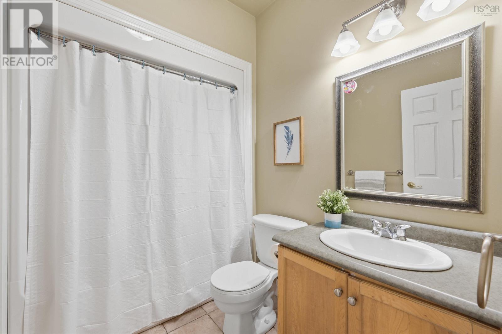 65 Roxbury Crescent - 38