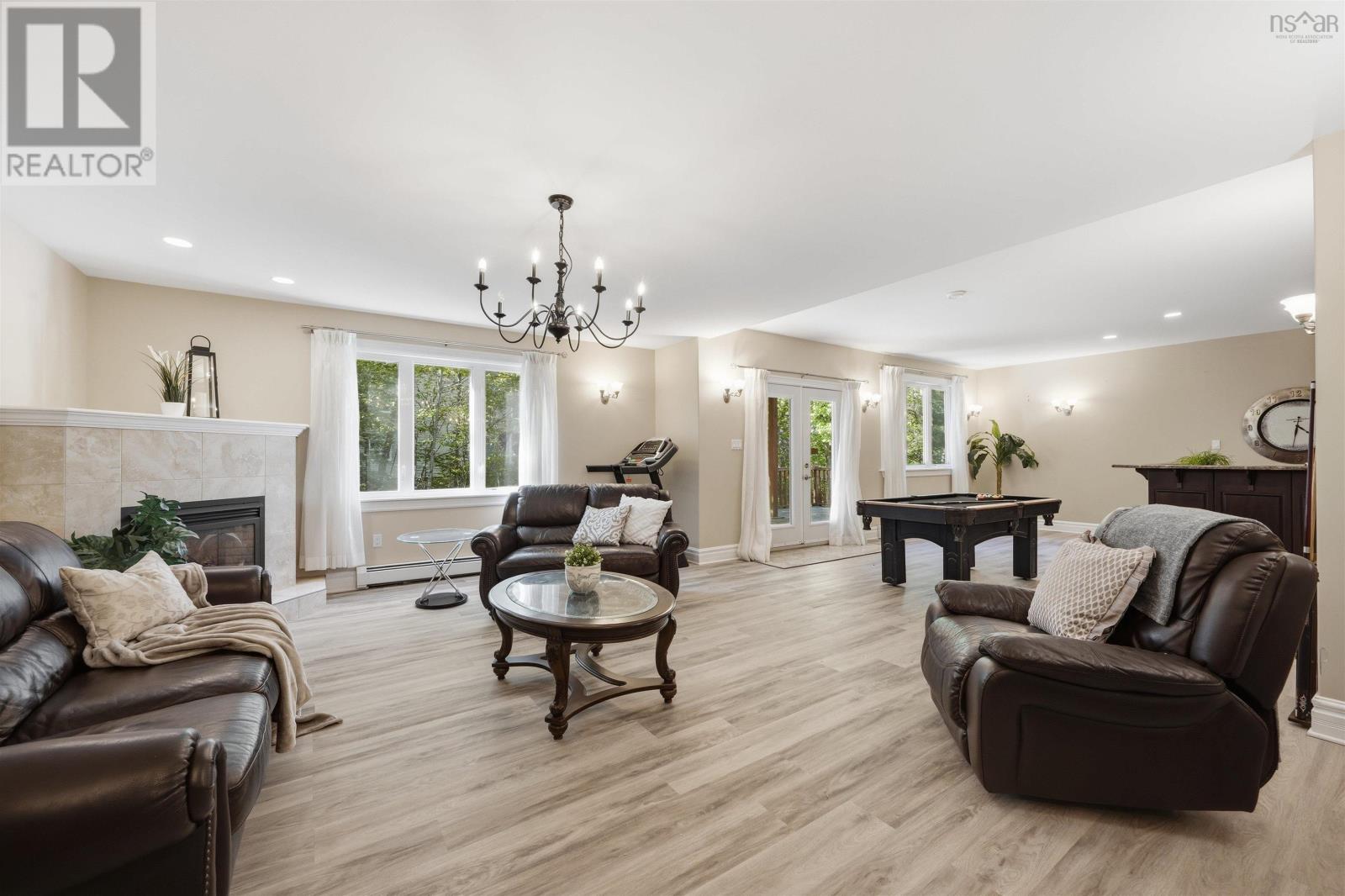 Property 39 of 42 of 65 Roxbury Crescent