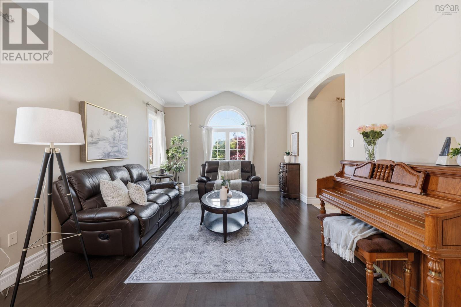 Property 21 of 42 of 65 Roxbury Crescent