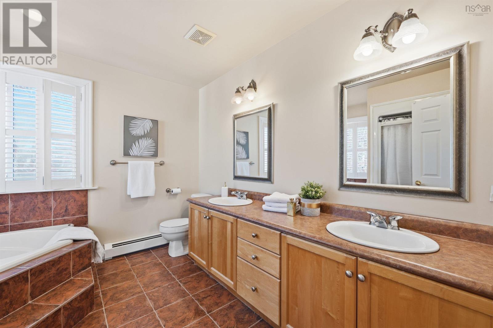 Property 12 of 42 of 65 Roxbury Crescent