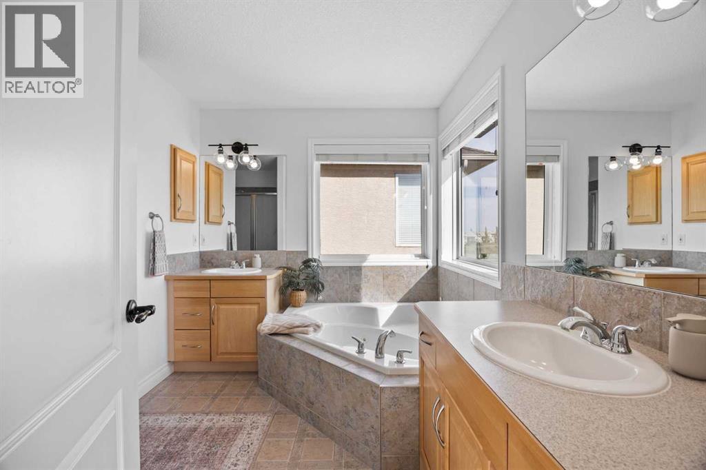 87 Royal Birch Point NW - 27