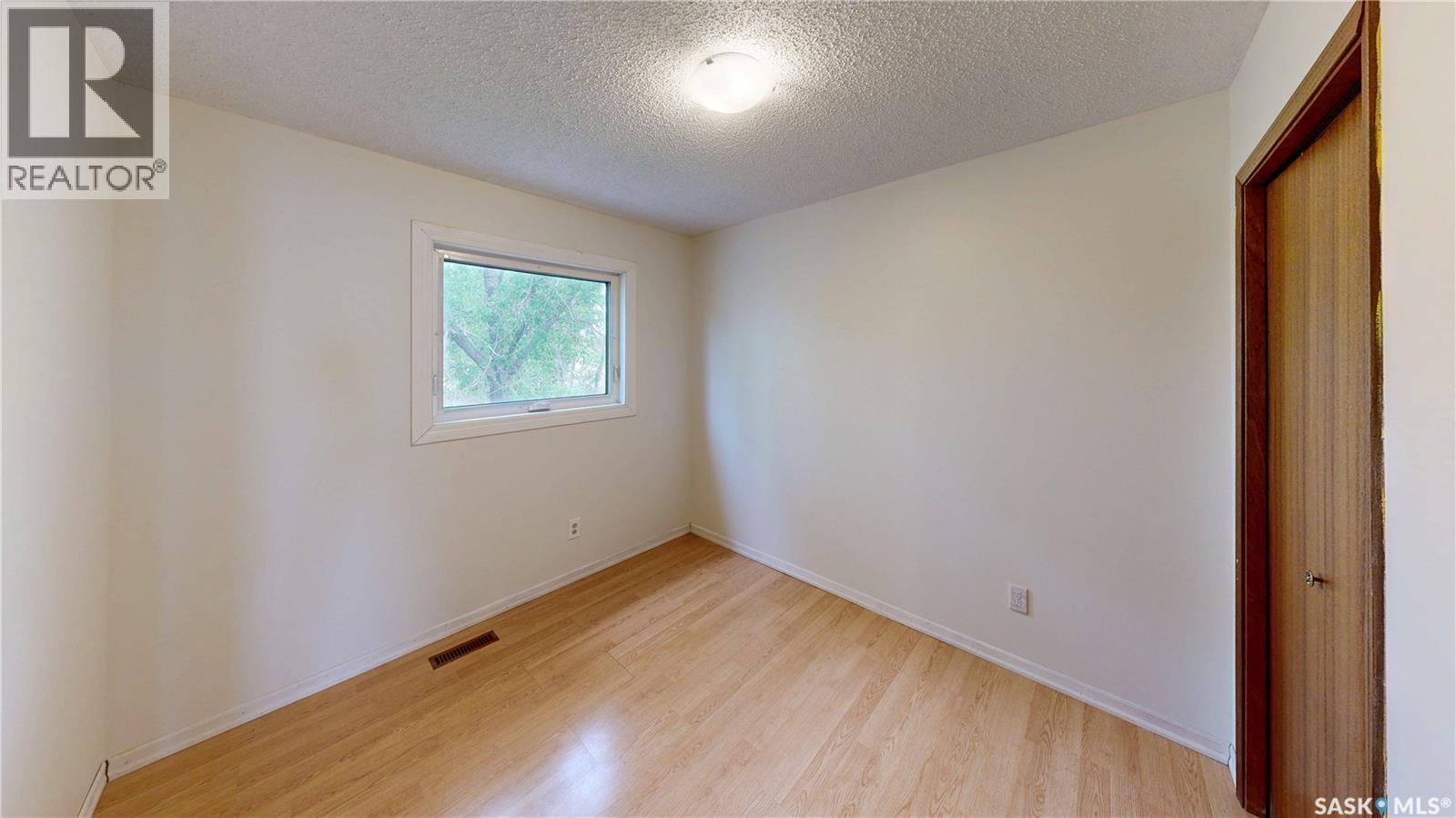 2630 Crocus DRIVE - 22