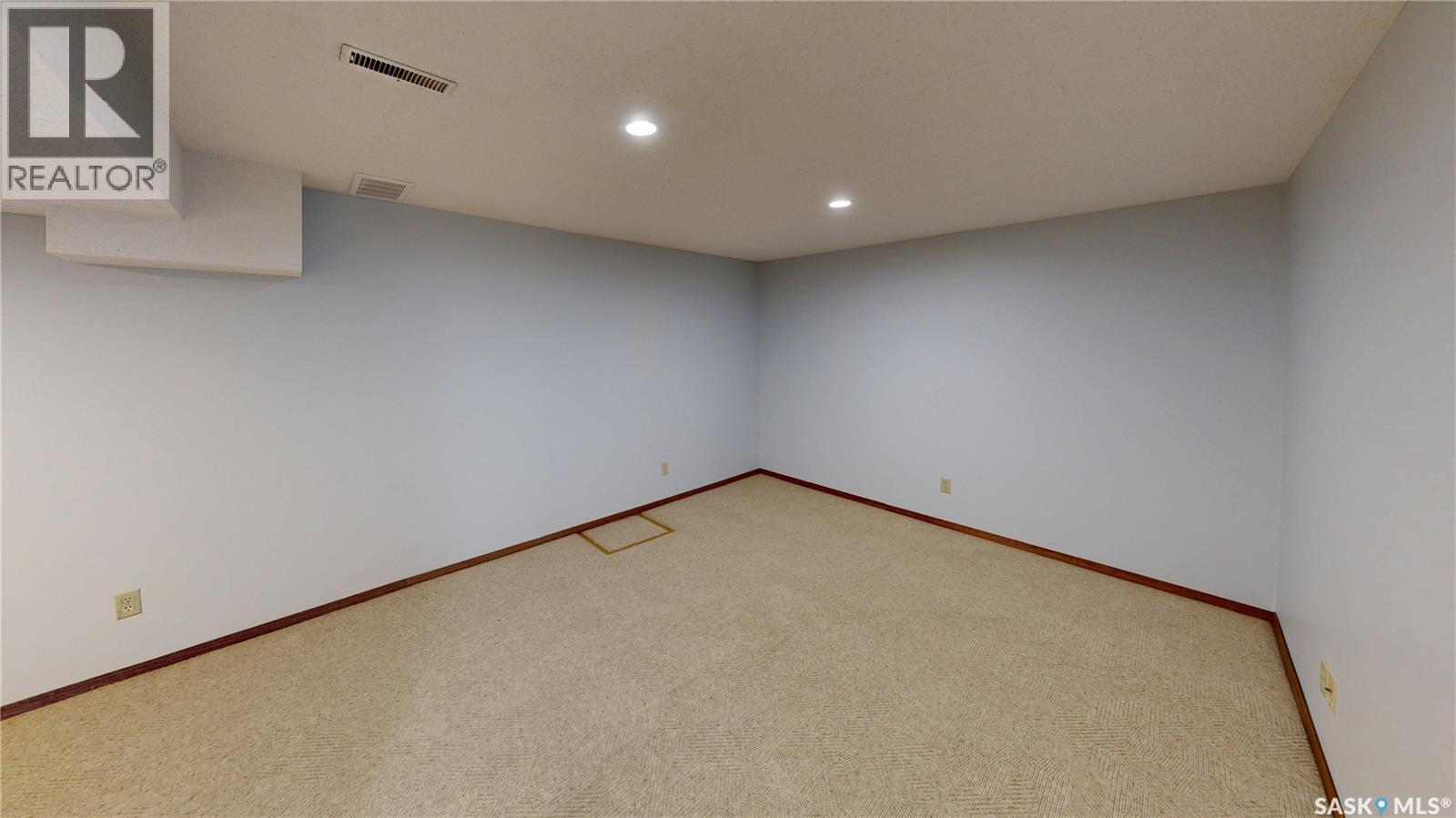 2630 Crocus DRIVE - 30
