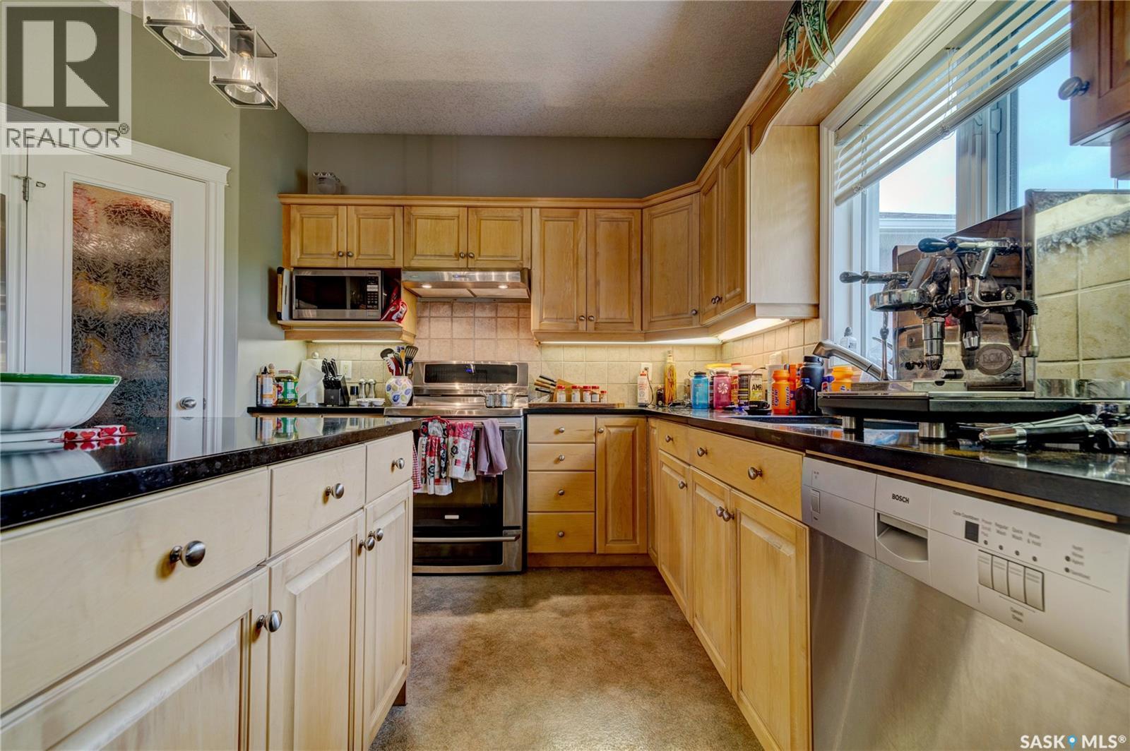3511 Bishop CRESCENT E - 14