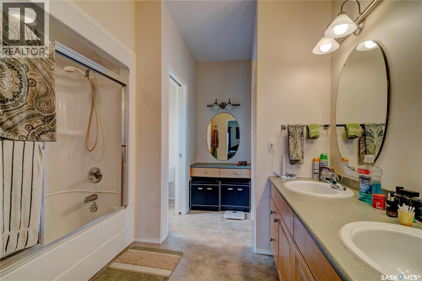 3511 Bishop CRESCENT E - 20