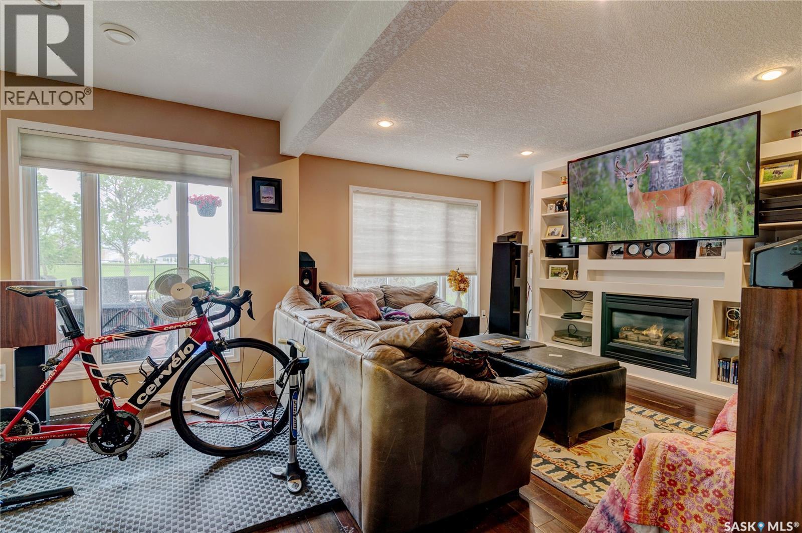 3511 Bishop CRESCENT E - 25