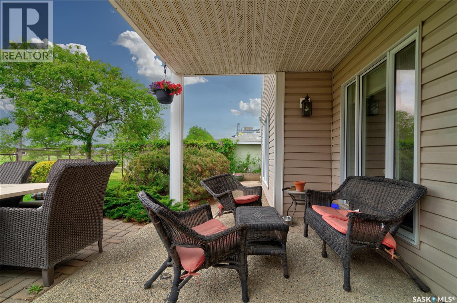 3511 Bishop CRESCENT E - 38