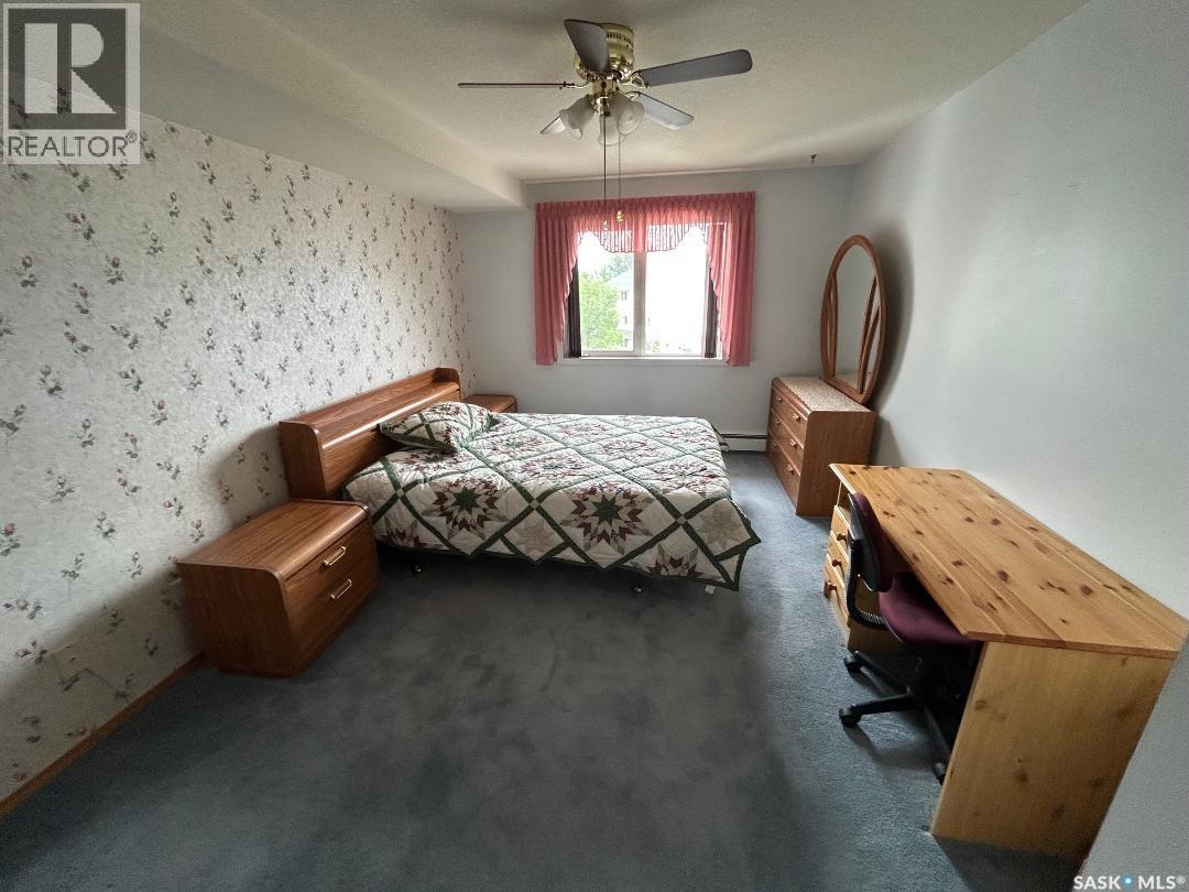 #305 303 Pinehouse DRIVE - 11
