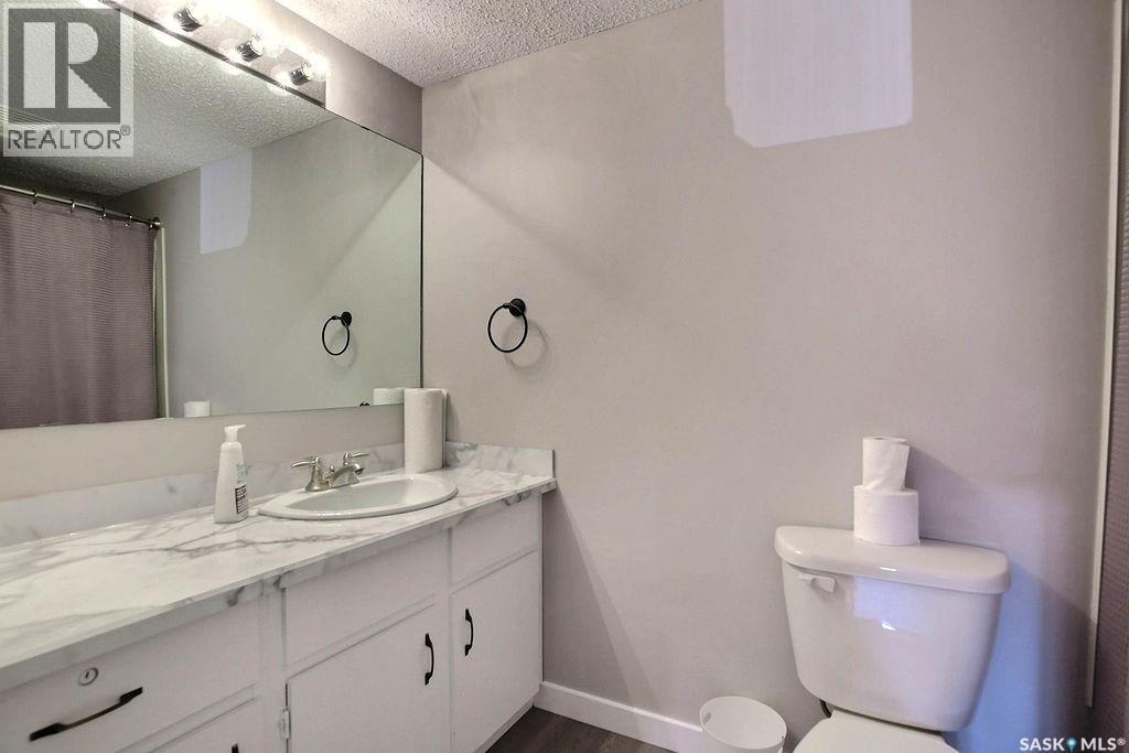 #118 2315 McIntyre STREET - 13
