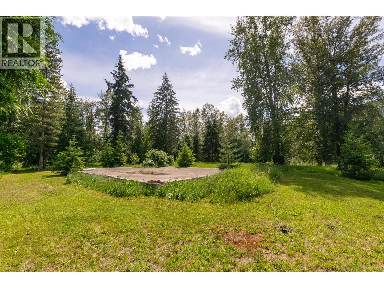  34 West Poirier Road, Mara