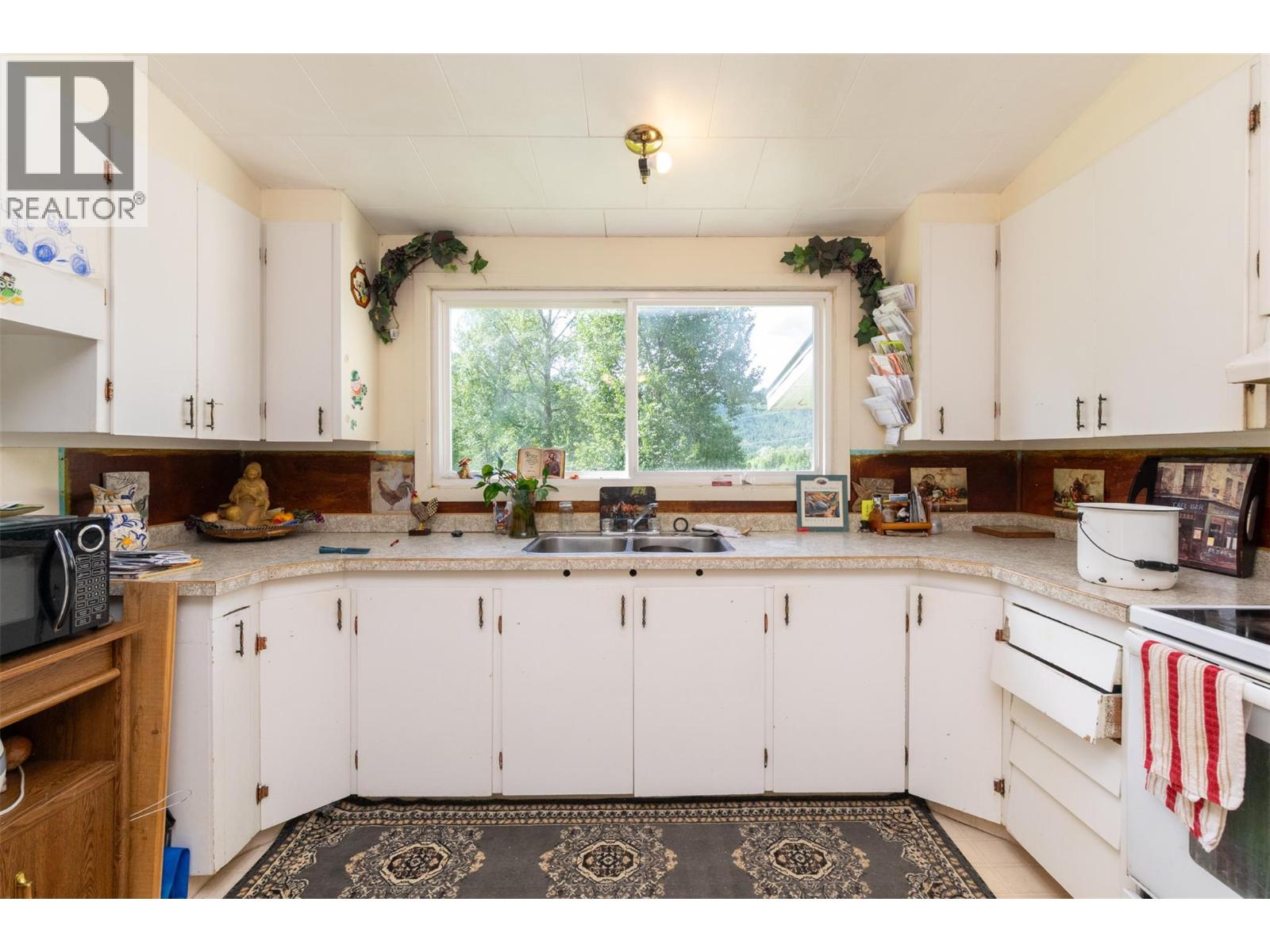 34 West Poirier Road - 11