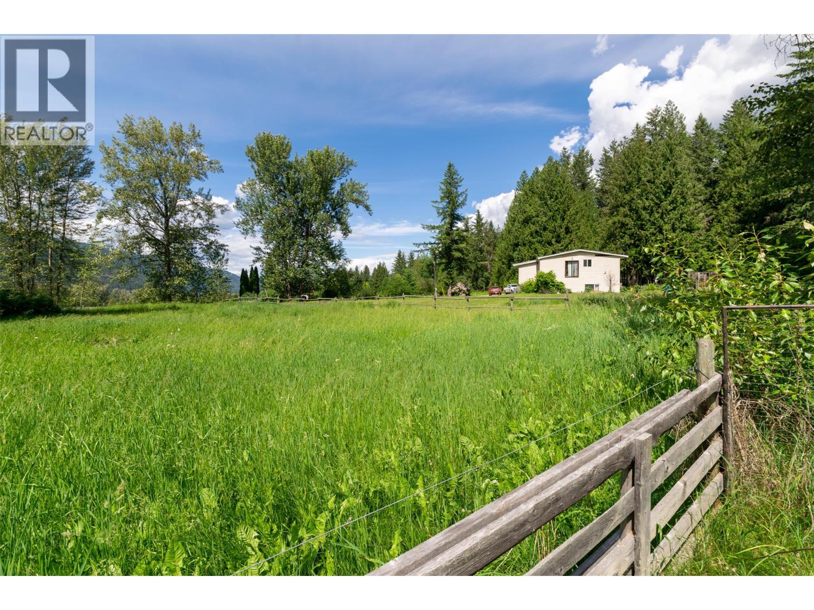  34 West Poirier Road, Mara