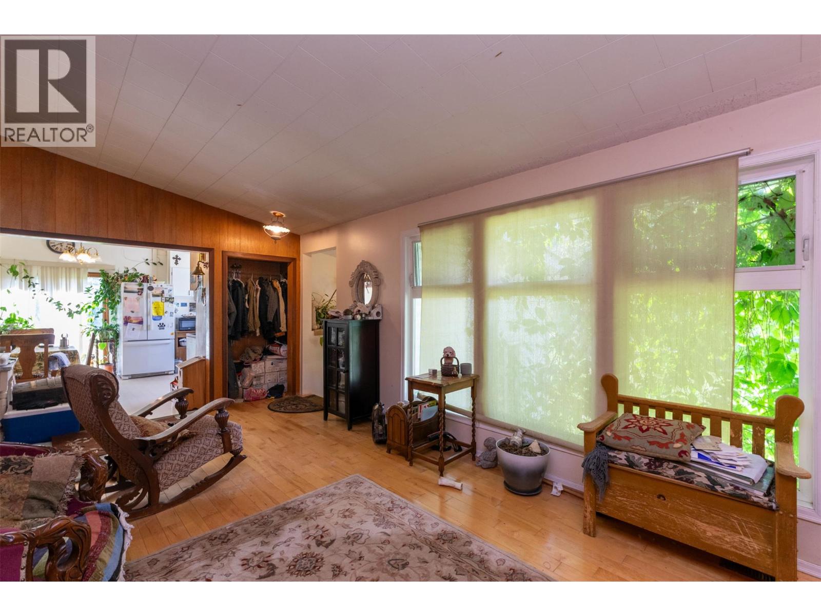  34 West Poirier Road, Mara