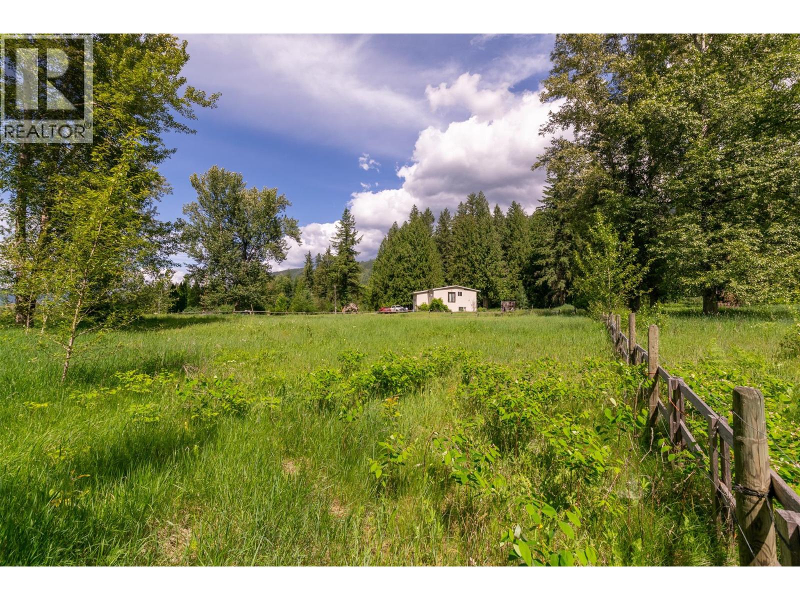  34 West Poirier Road, Mara