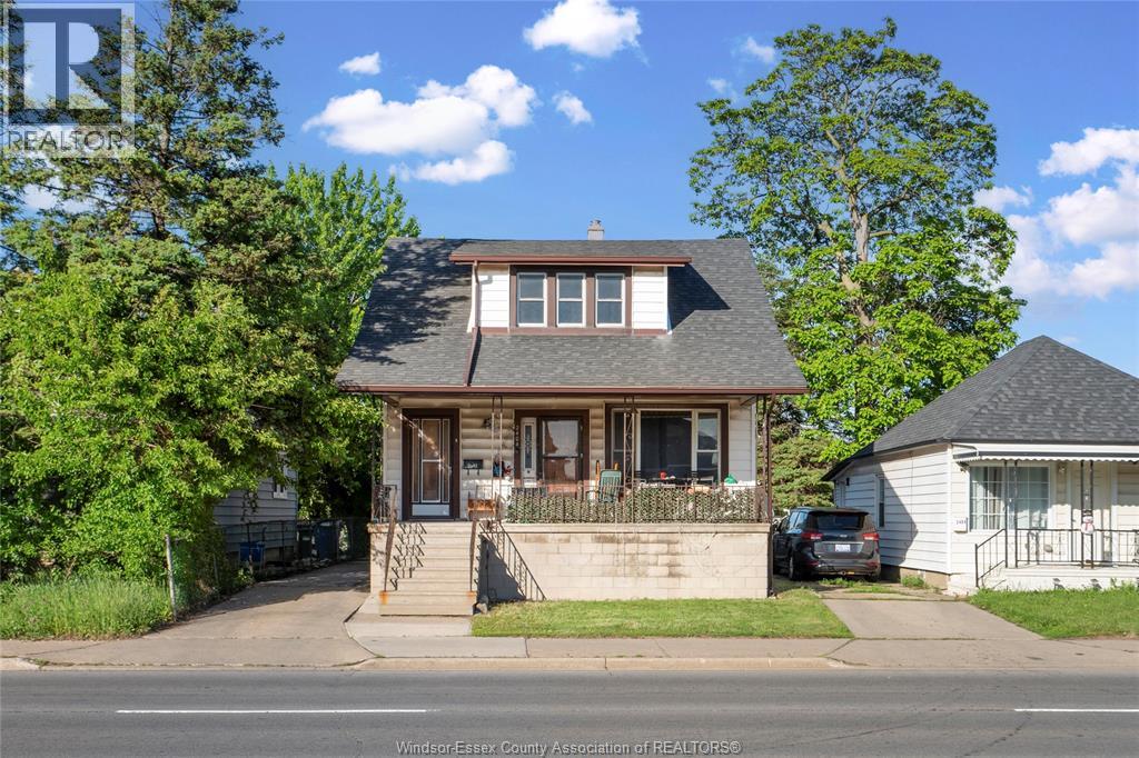 2404 Howard AVENUE - 1