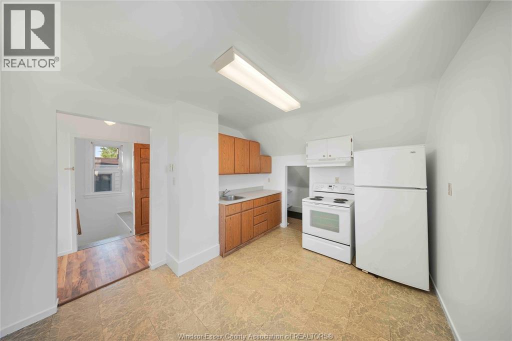 2404 Howard AVENUE - 13