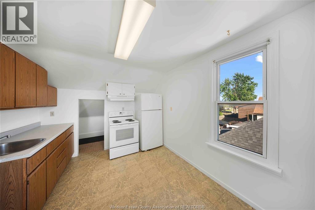 2404 Howard AVENUE - 14
