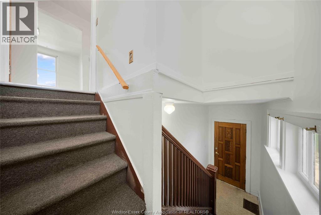 2404 Howard AVENUE - 20