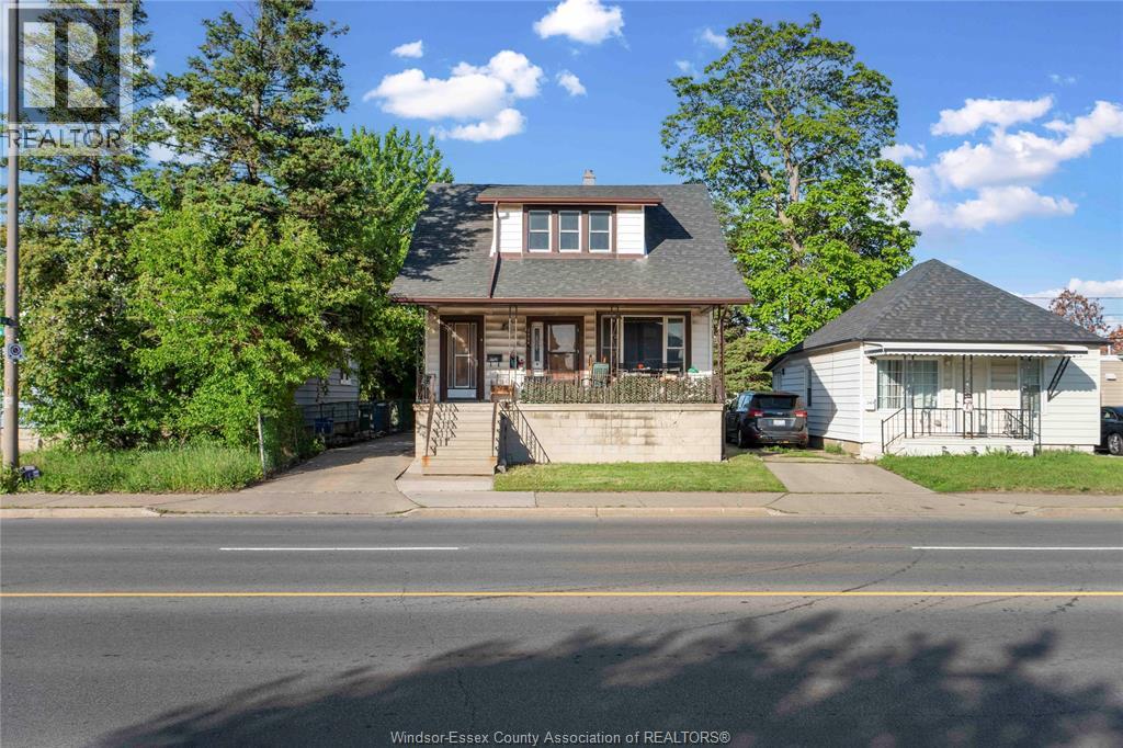 2404 Howard AVENUE - 3