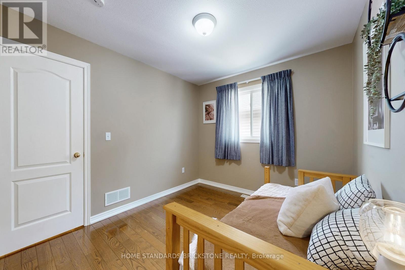 412 AUTUMN CRESCENT - 23