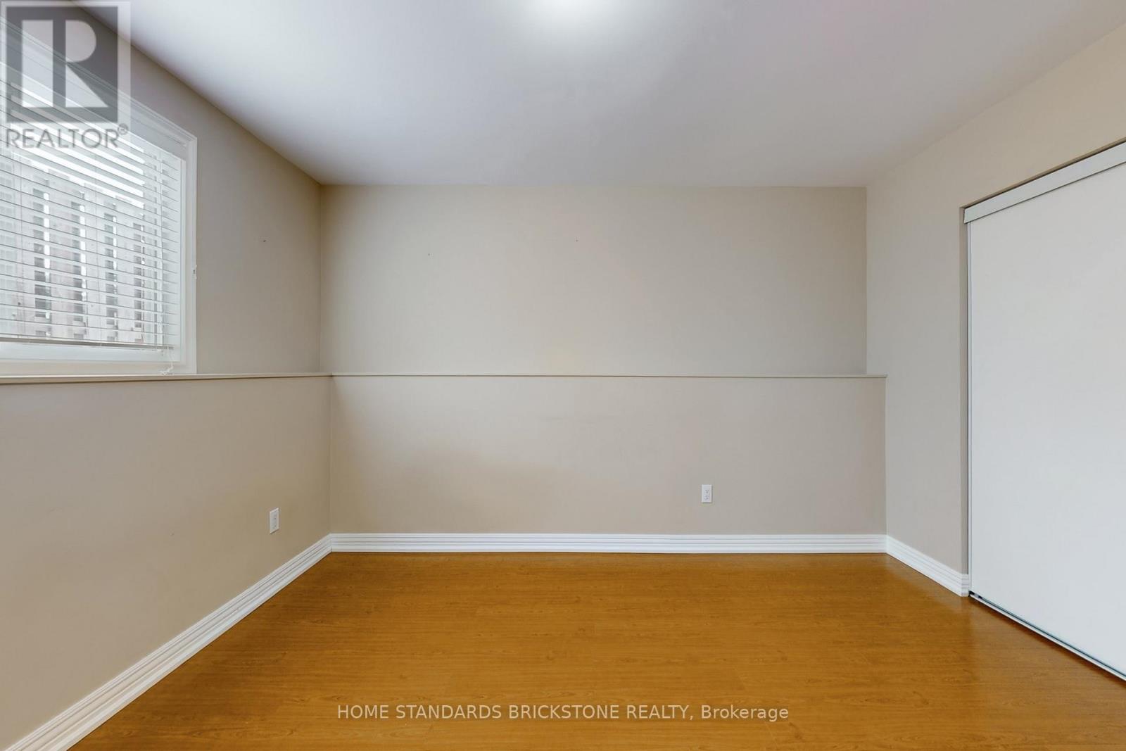 412 AUTUMN CRESCENT - 36