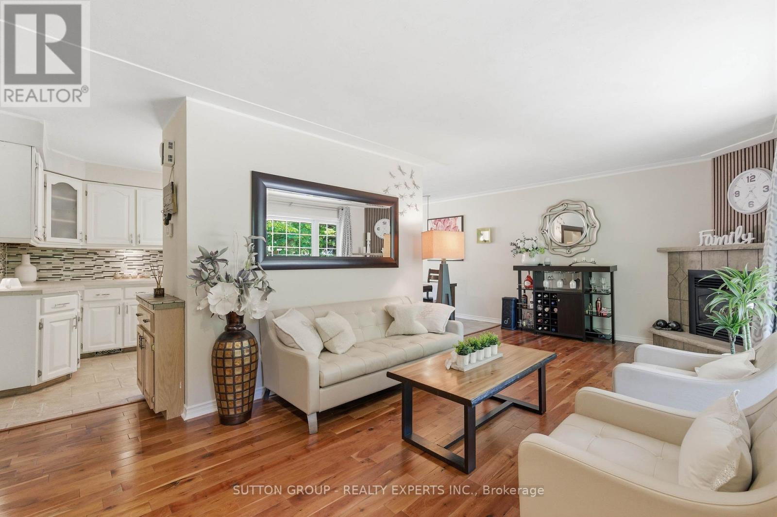 6 GERRARD AVENUE - 12