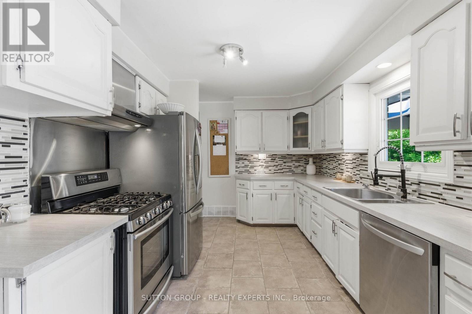 6 GERRARD AVENUE - 8