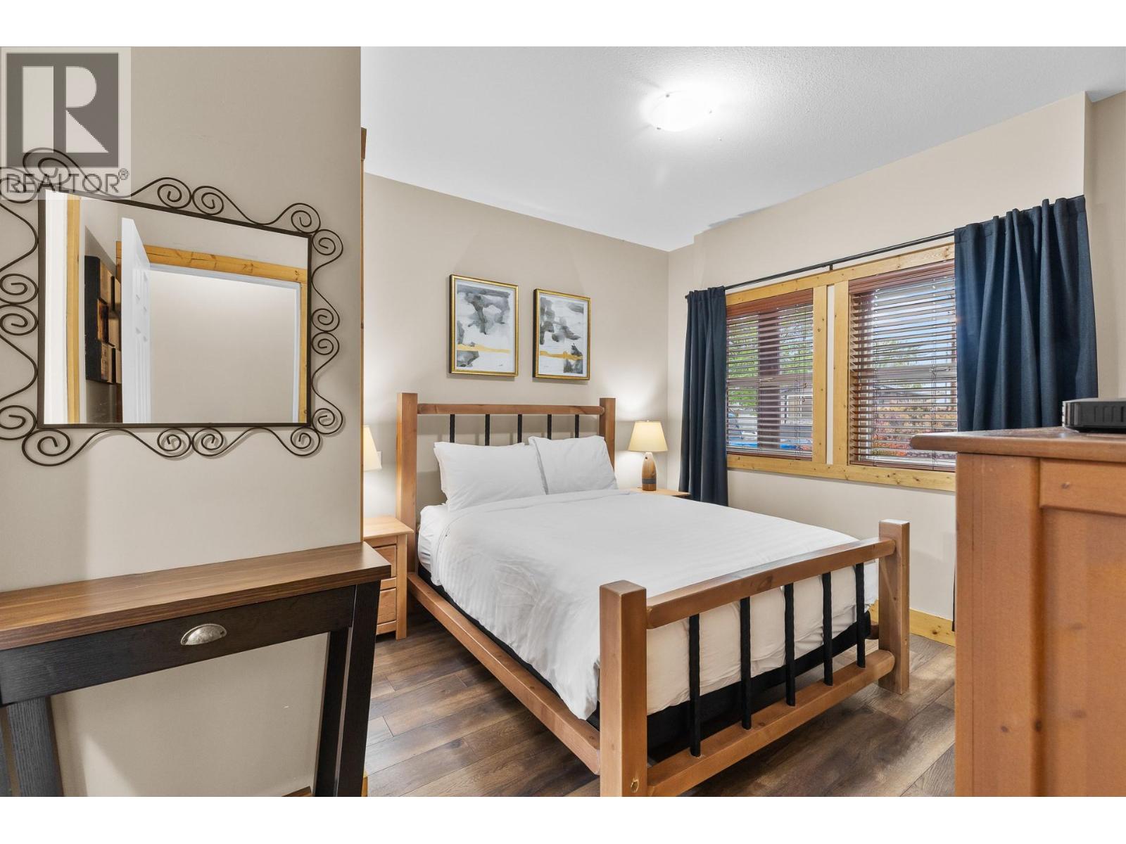 #122 5401 Lakeshore Drive - 25